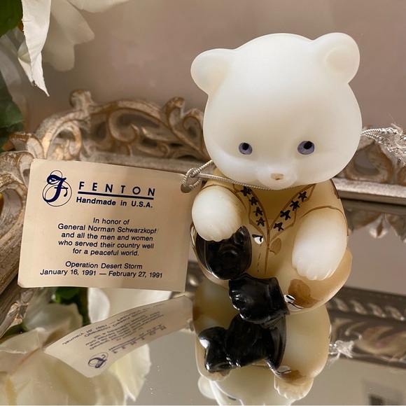 Fenton Schwartz Bear Operation Desert Storm 1991 Figurine - Picture 4 of 10